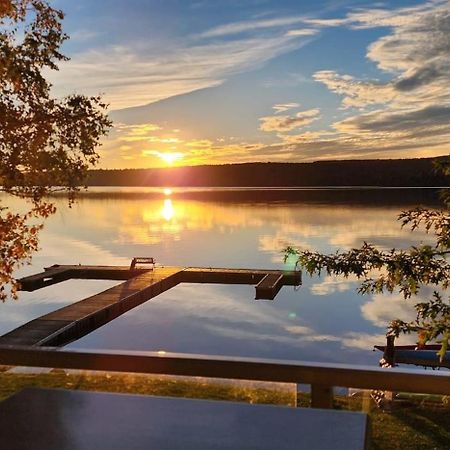Auberge Et Chalets Sur Le Lac Lac-Mégantic Exteriör bild