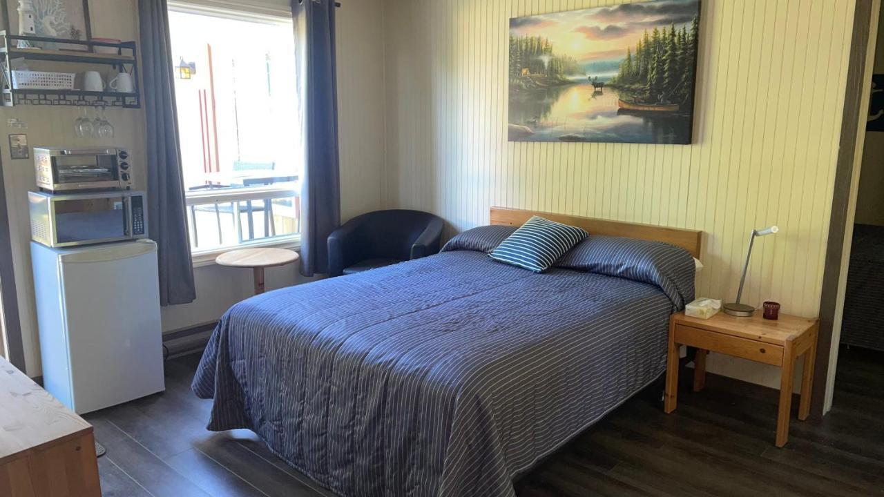 Auberge Et Chalets Sur Le Lac Lac-Mégantic Exteriör bild