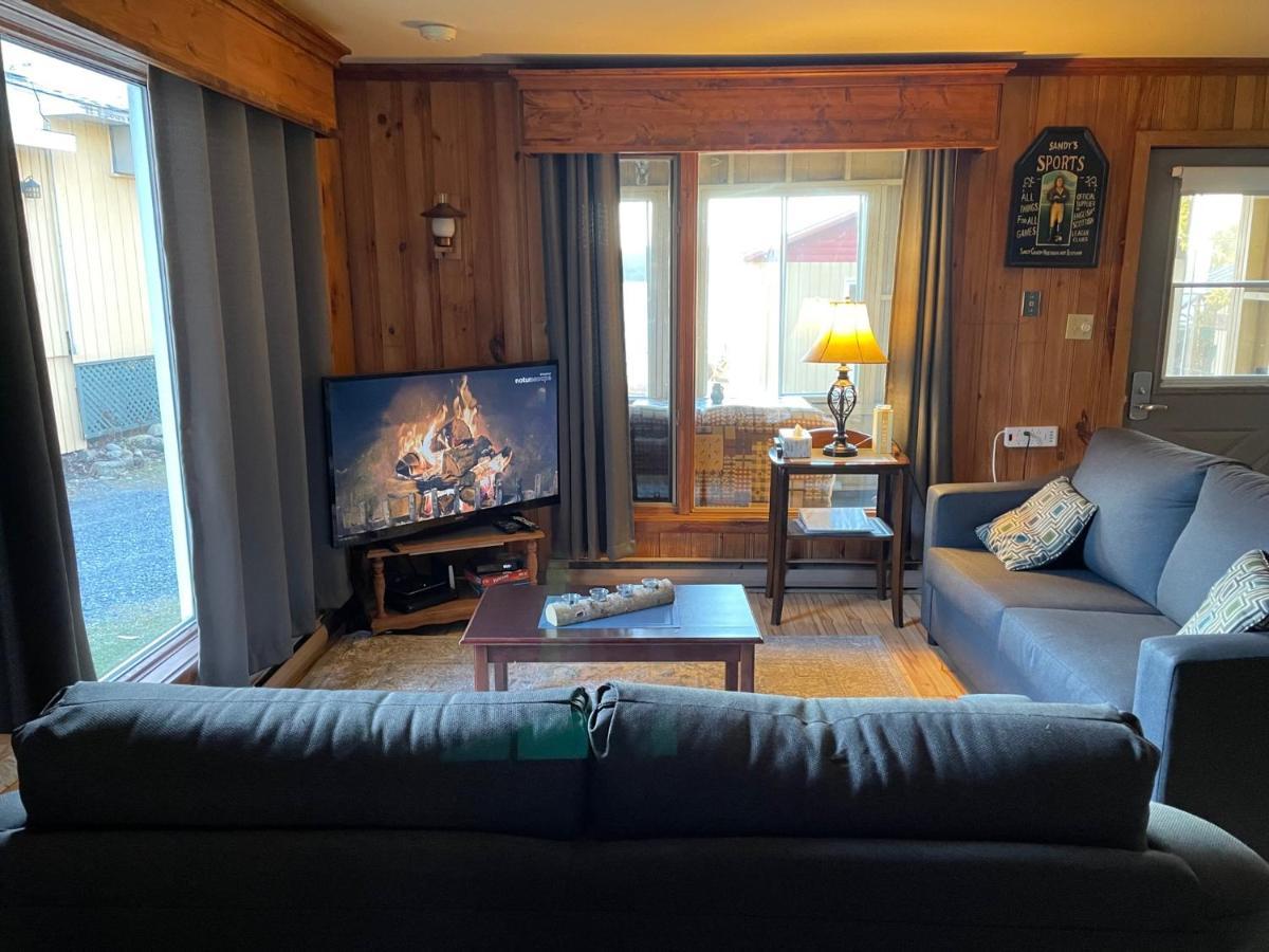 Auberge Et Chalets Sur Le Lac Lac-Mégantic Exteriör bild