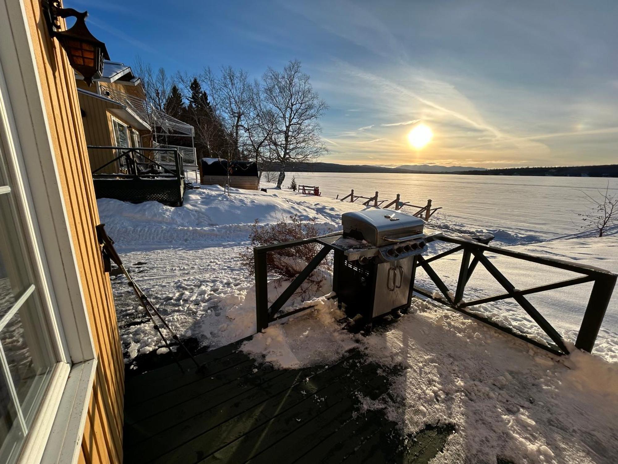 Auberge Et Chalets Sur Le Lac Lac-Mégantic Exteriör bild