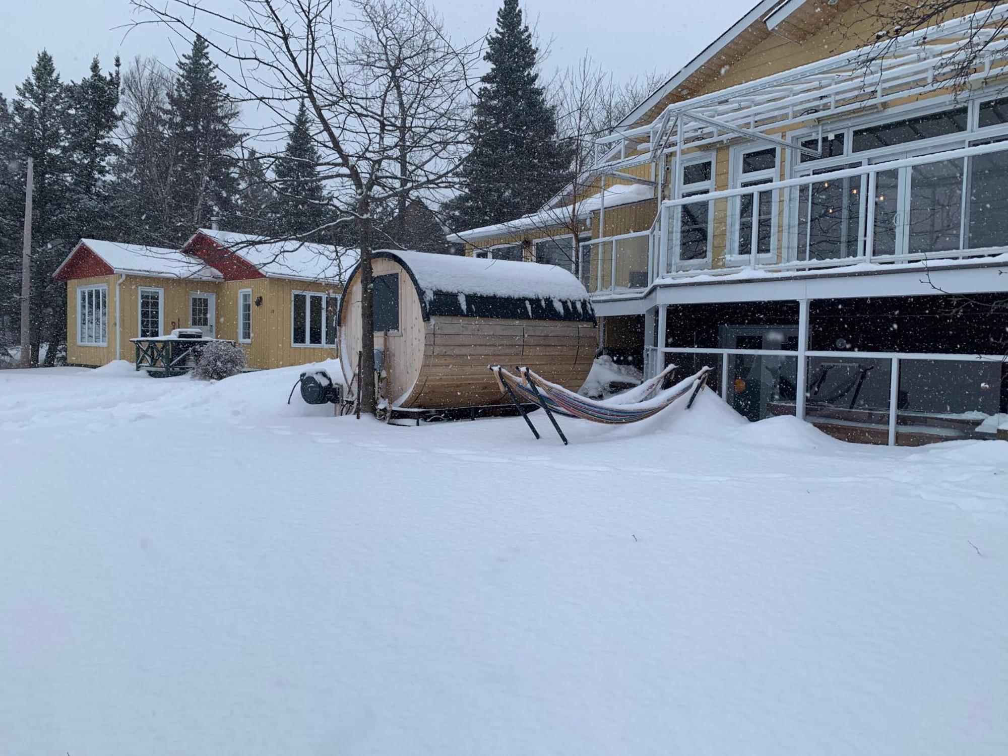 Auberge Et Chalets Sur Le Lac Lac-Mégantic Exteriör bild