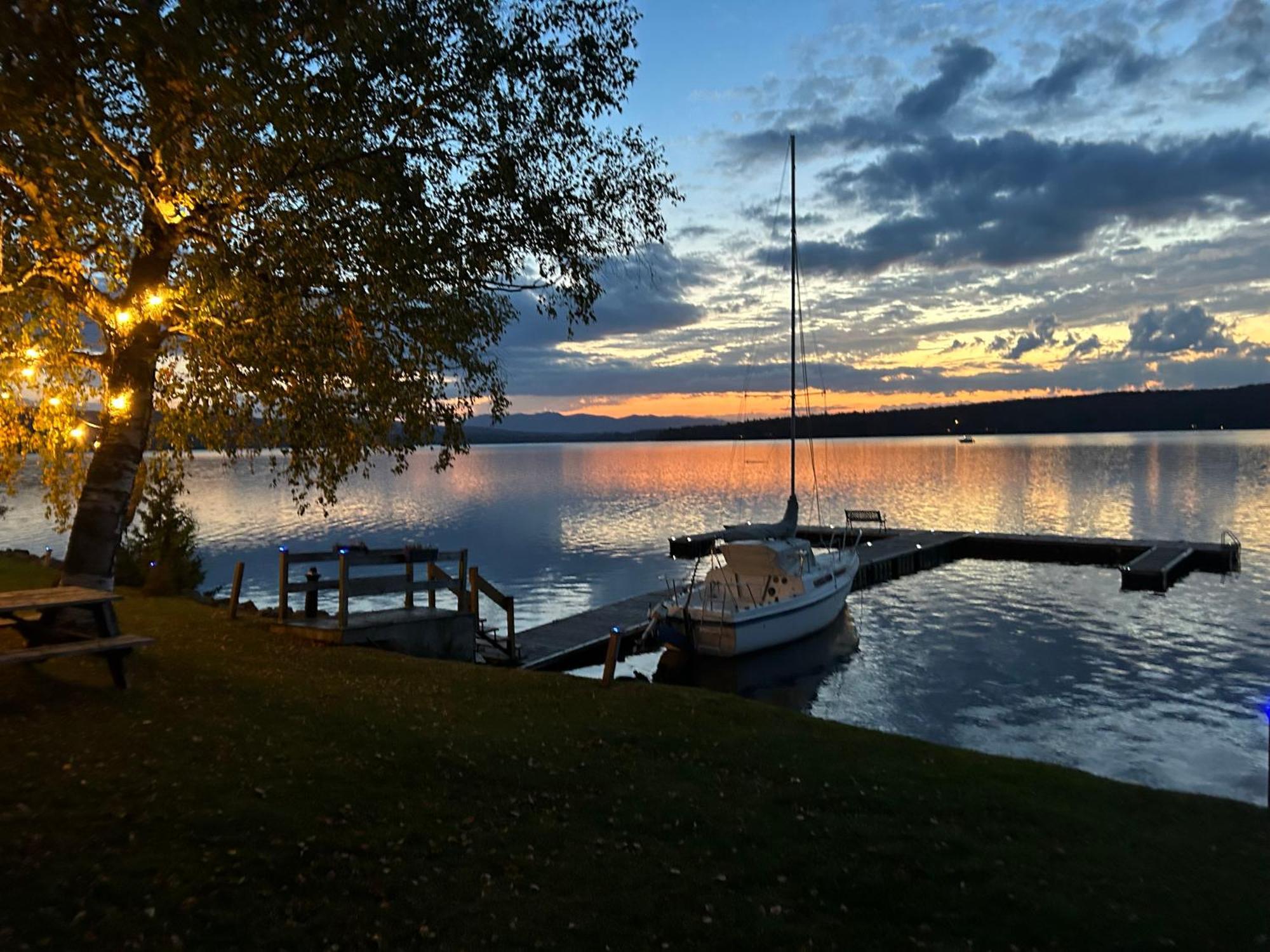 Auberge Et Chalets Sur Le Lac Lac-Mégantic Exteriör bild