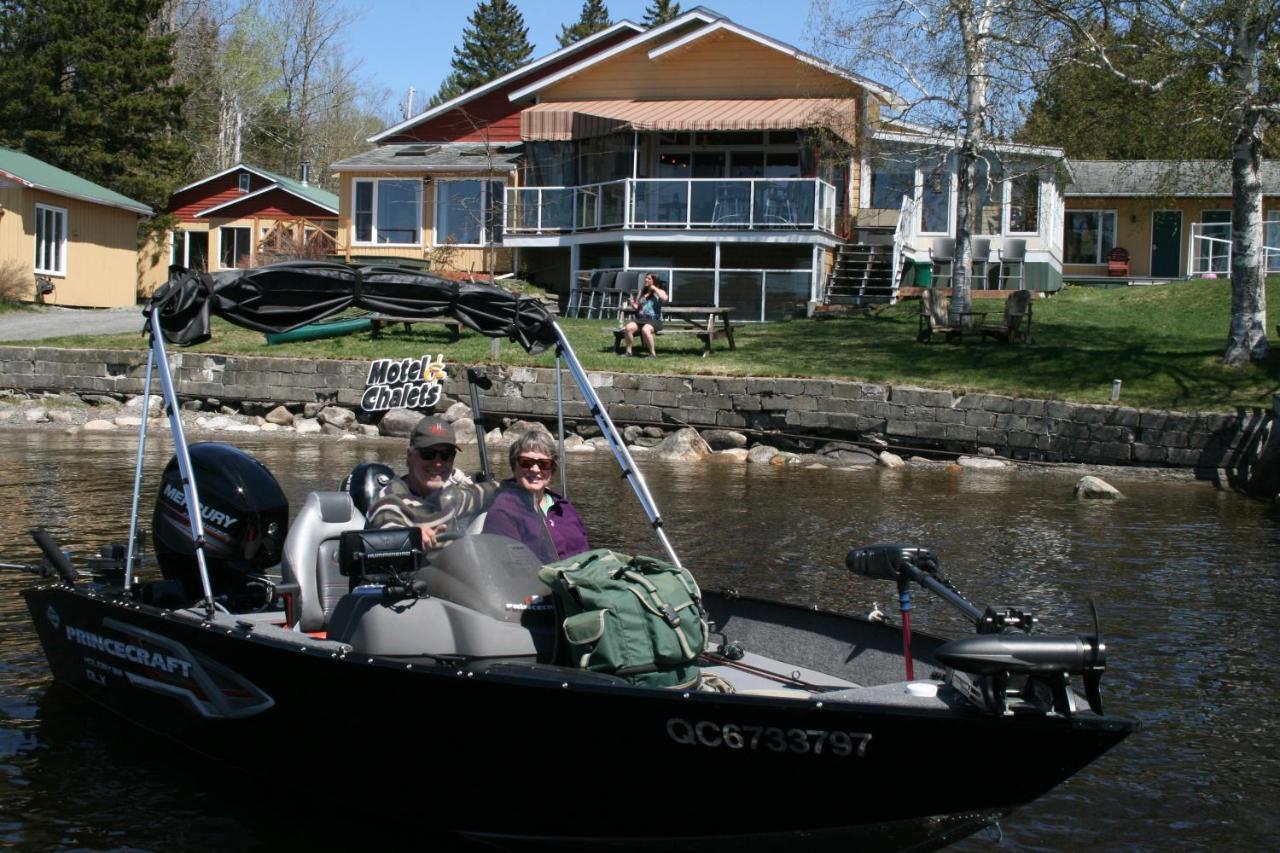 Auberge Et Chalets Sur Le Lac Lac-Mégantic Exteriör bild